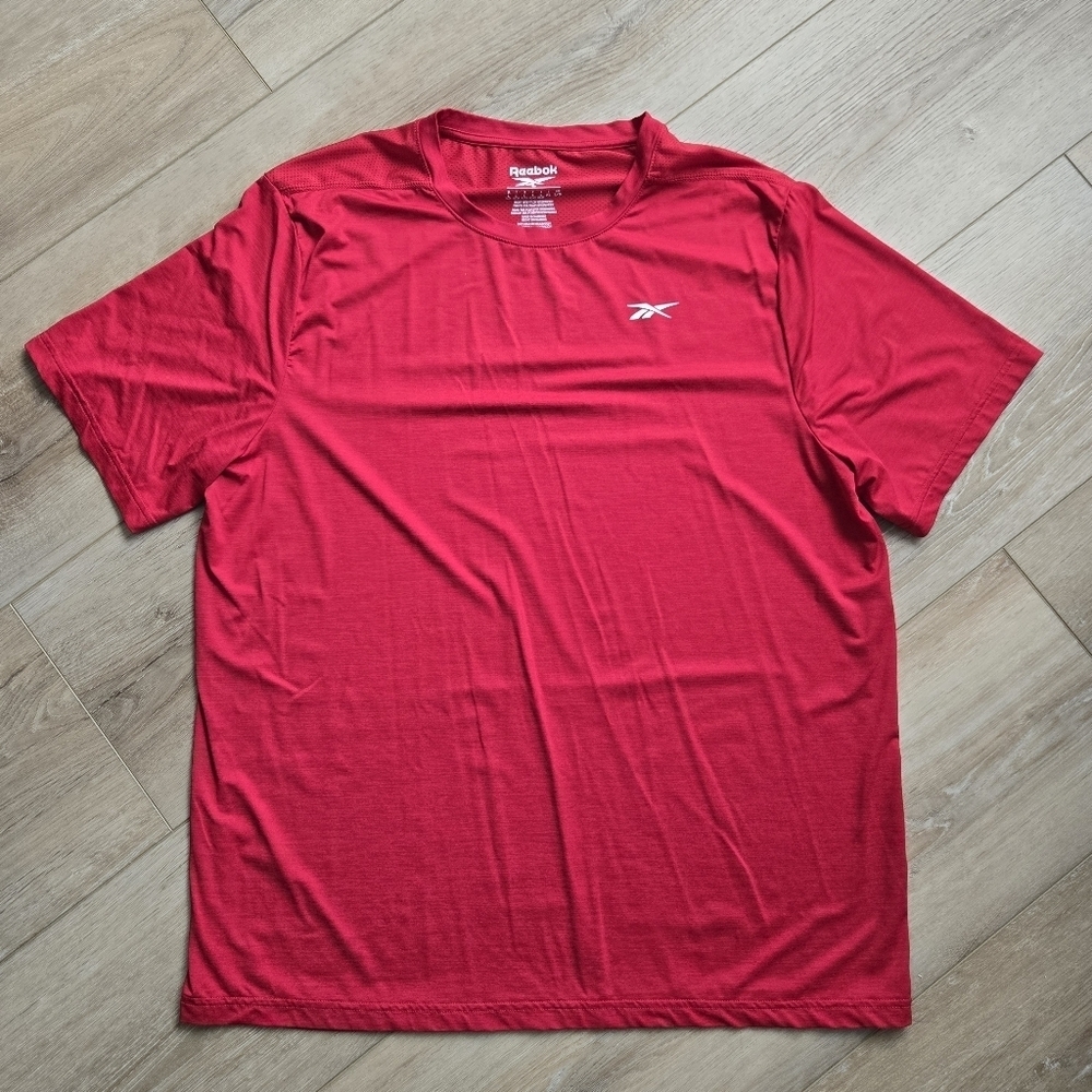 Men's Large Bright True Red Short Sleeve Athletic Shirt EUC White accent Workout